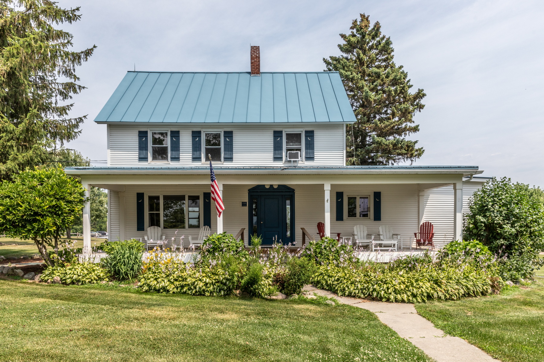 The Farmhouse at Shore Acres Inn & Restaurant - Rent the farmhouse for a week sleeps up to 10 people.